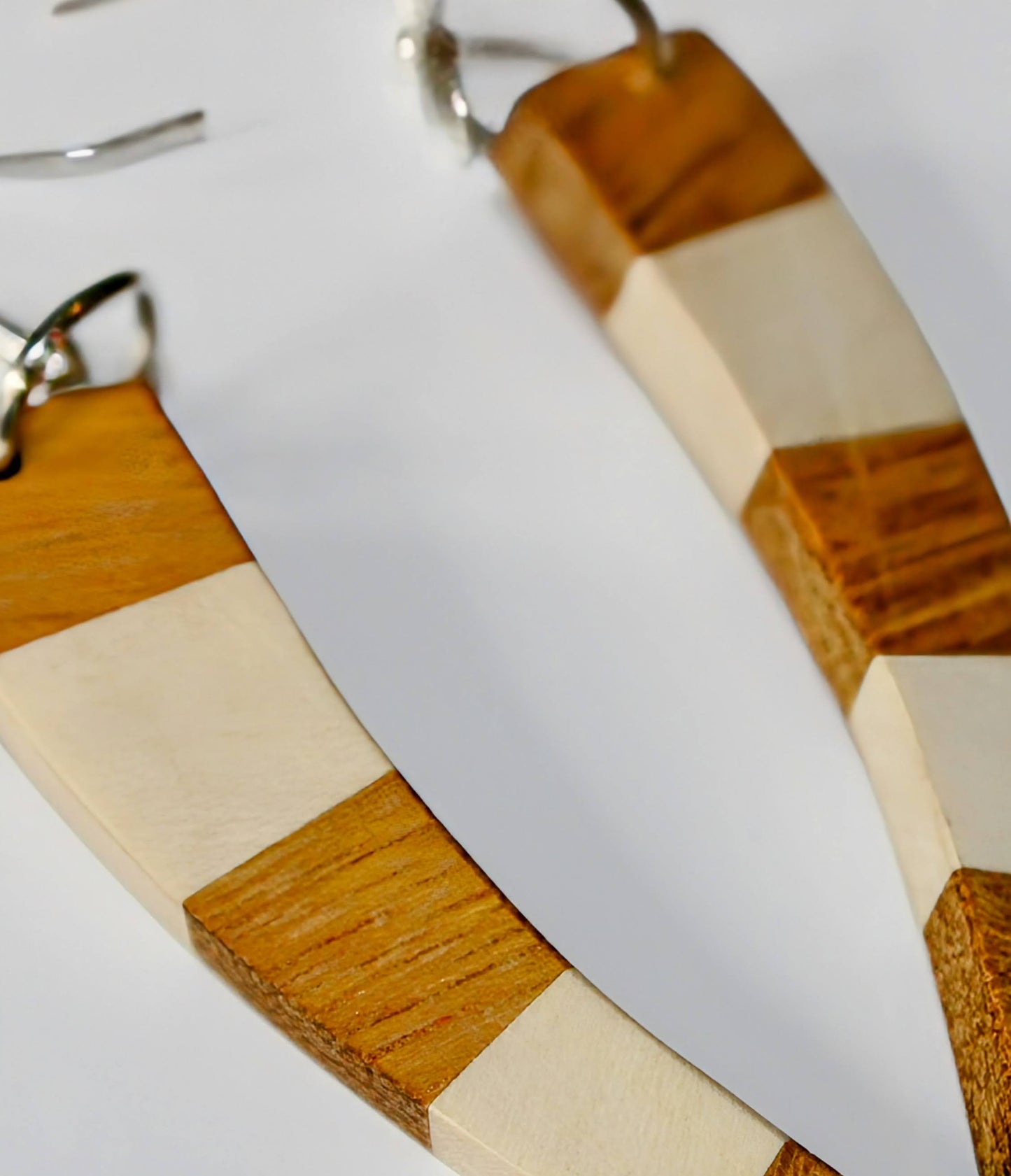 Sabre Curve Earrings – English Holly & Yellowheart